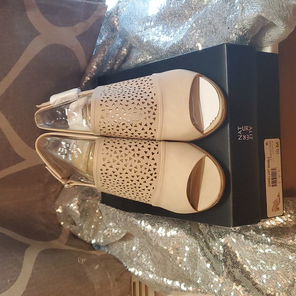 Naturalizer Sandals